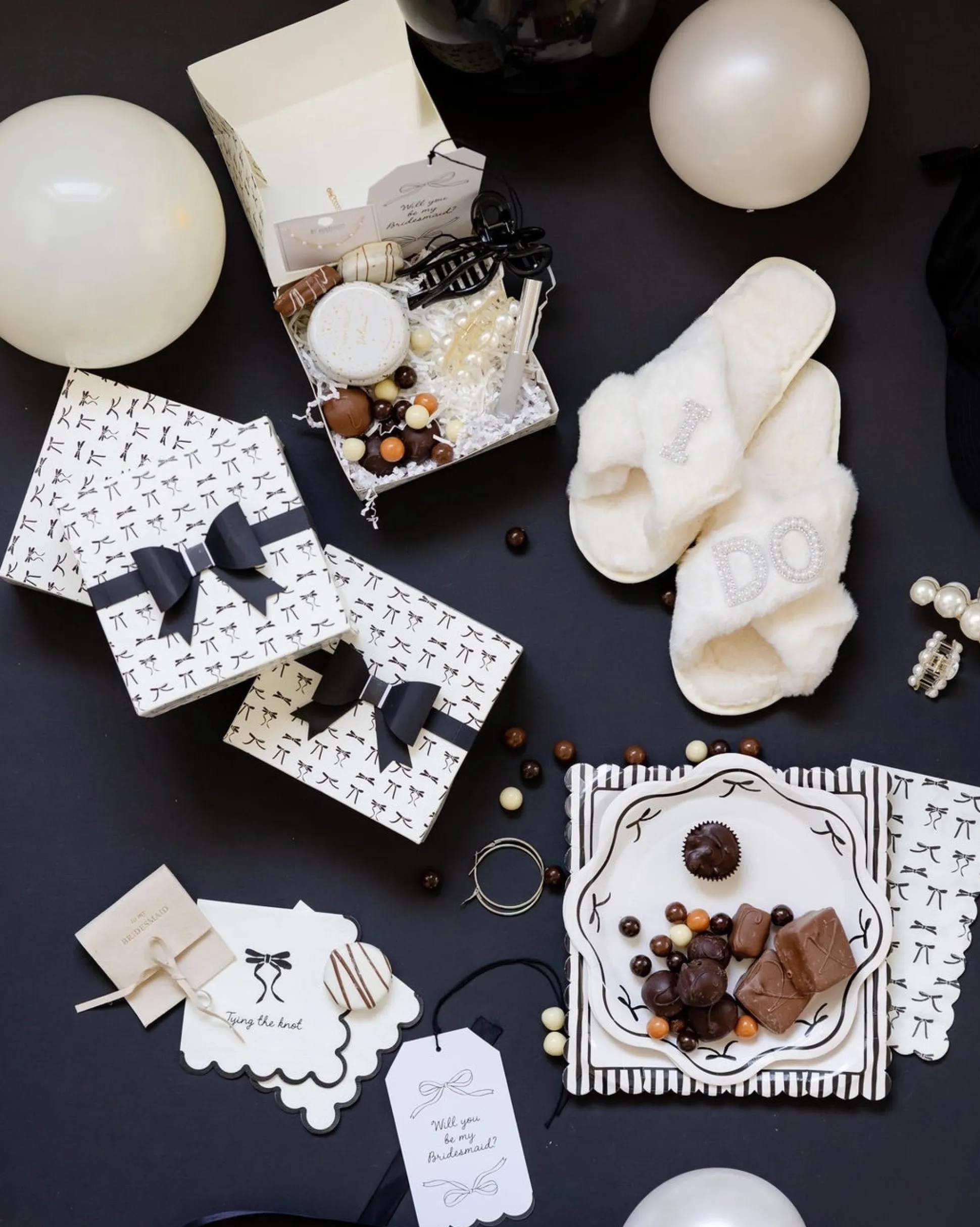 Black Bow Pattern Guest Towels 24ct