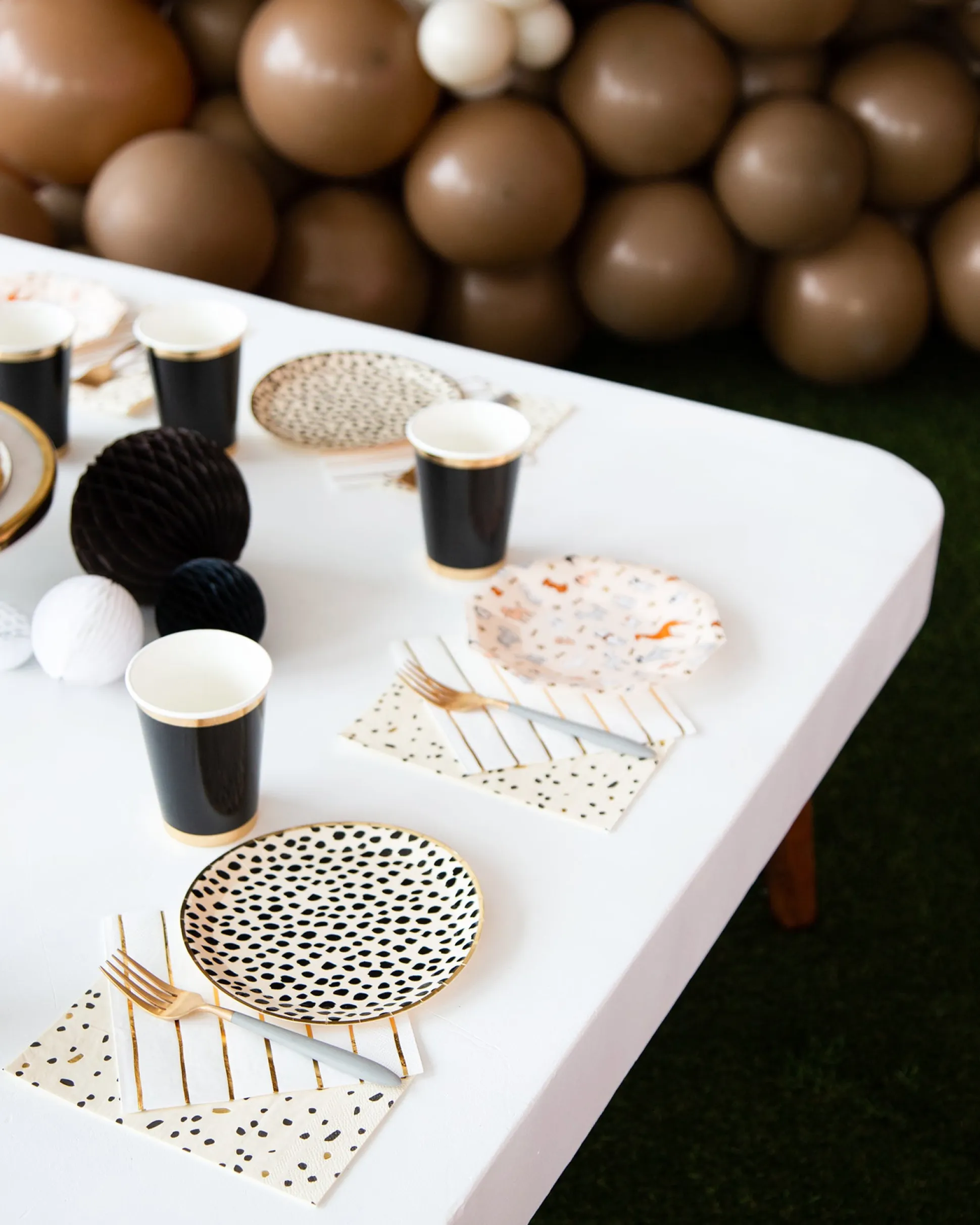 Black & Cream Dot Guest Towels 16ct
