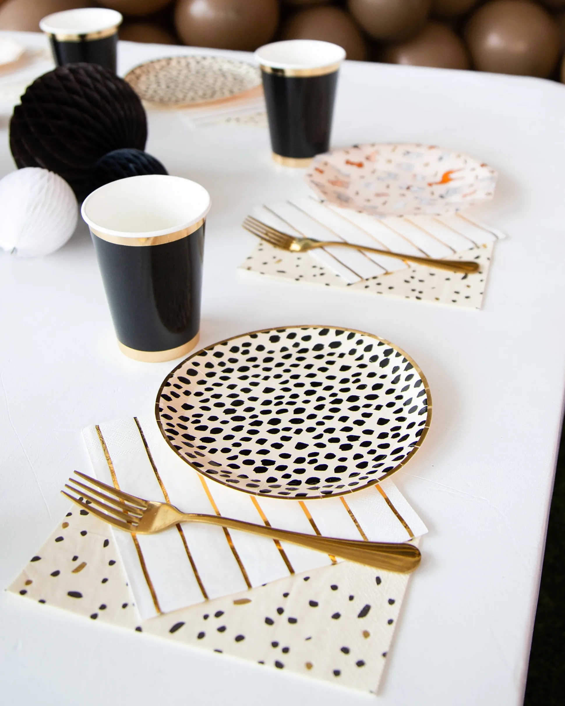 Black & Cream Dot Guest Towels 16ct
