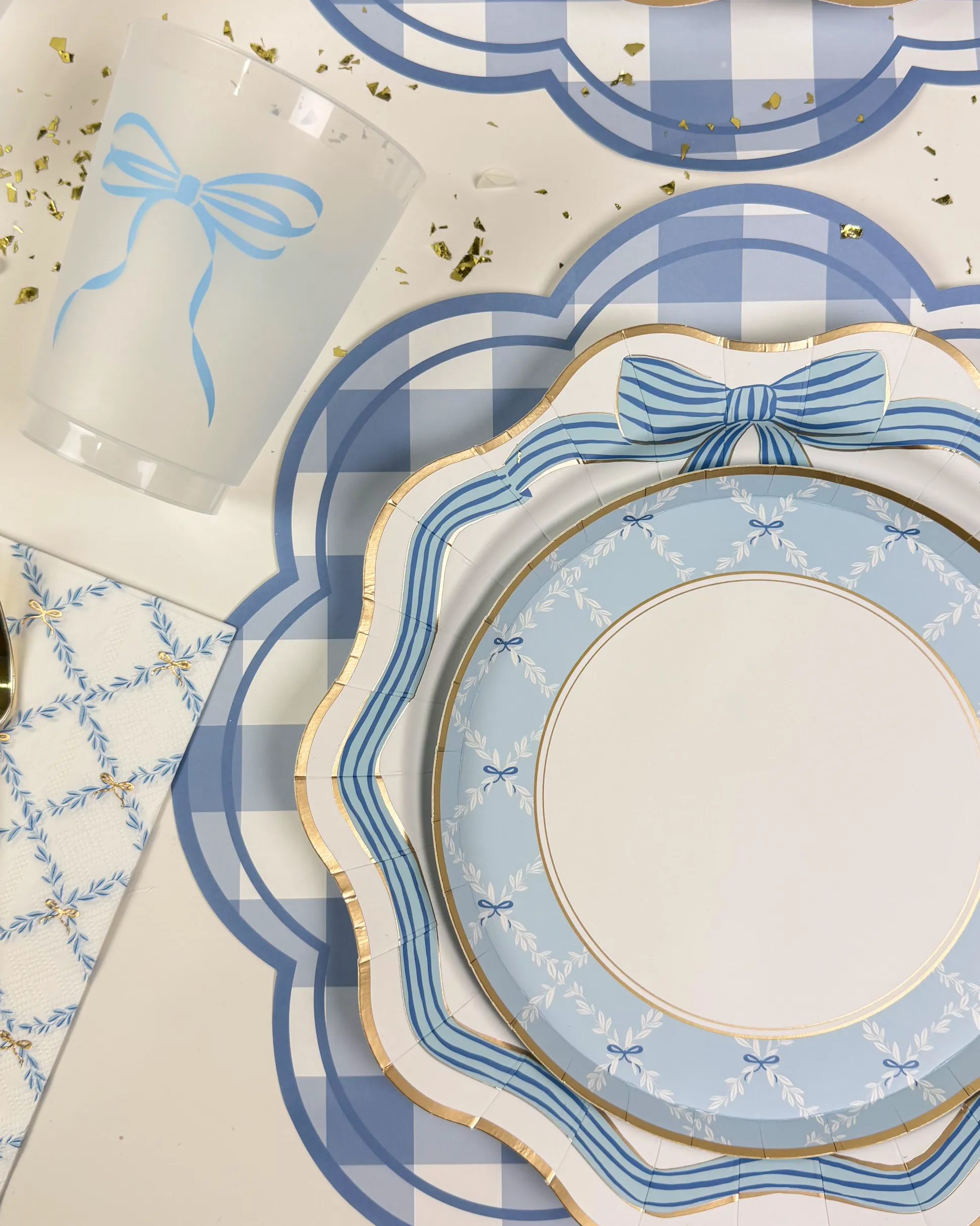 Blue & Gold Bow Scalloped Dinner Plates 8ct