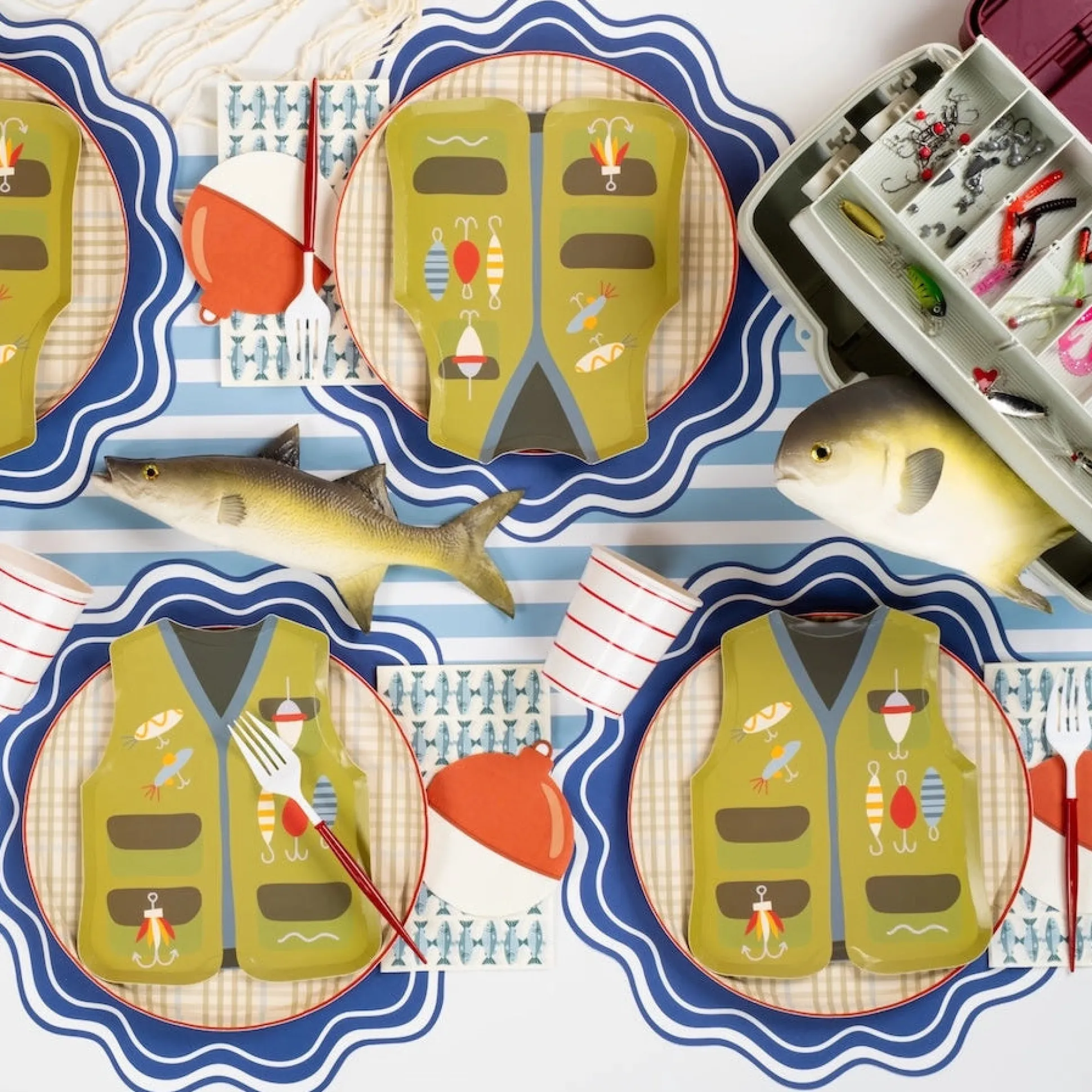 Camping Gingham Plaid Dinner Plates 8ct