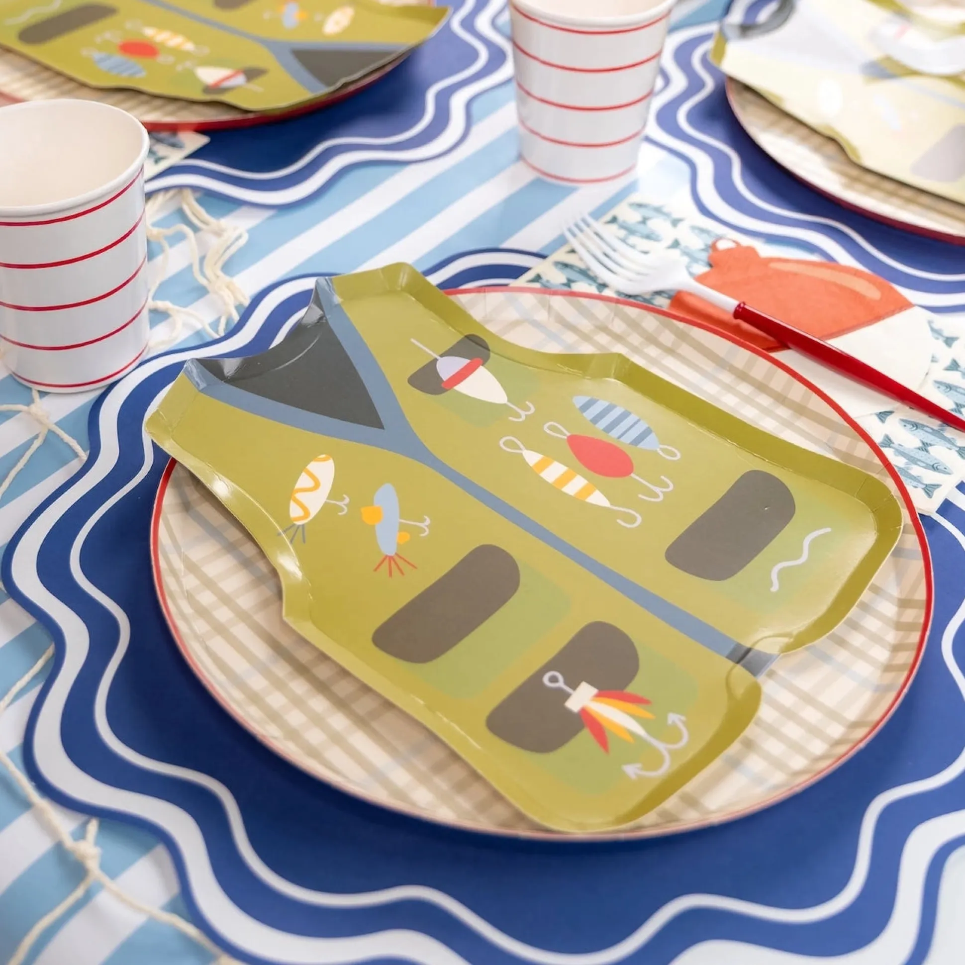 Camping Gingham Plaid Dinner Plates 8ct