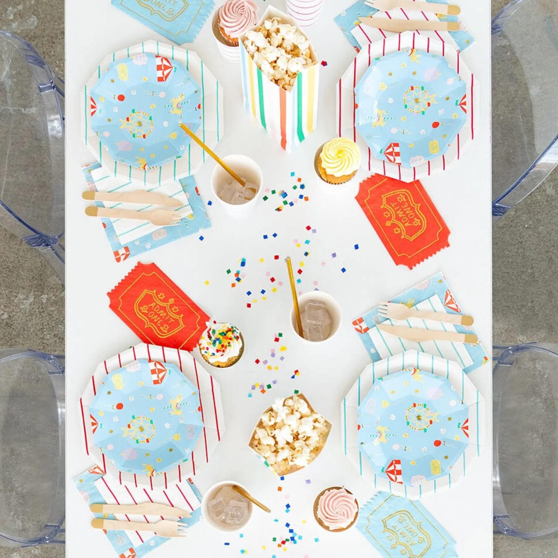 County Fair Dessert Plates 8ct