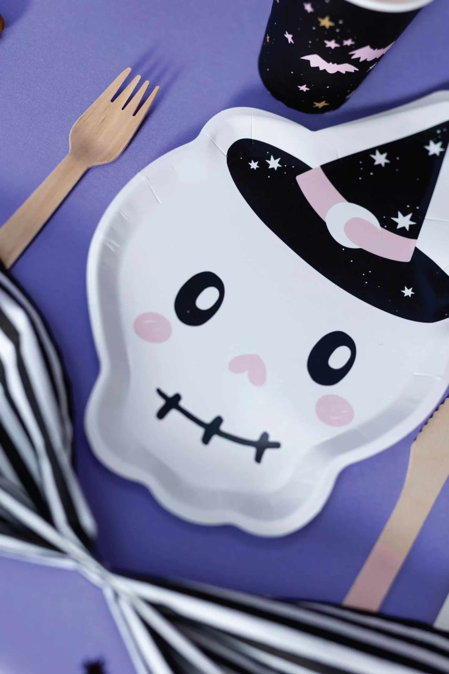 Friendly Halloween Witch Skull Lunch Plates 6ct