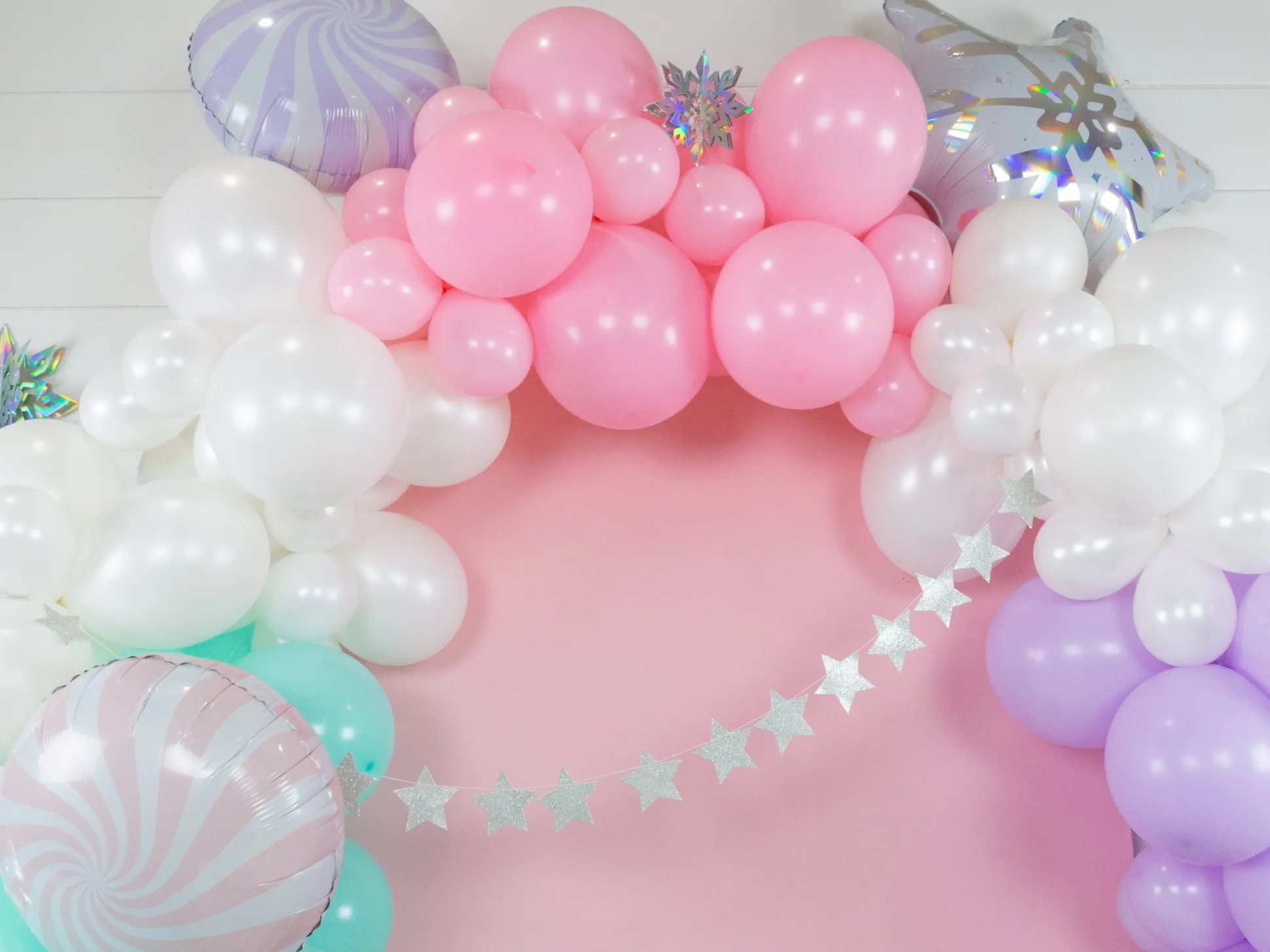 Holographic Snowflake Balloon 22in