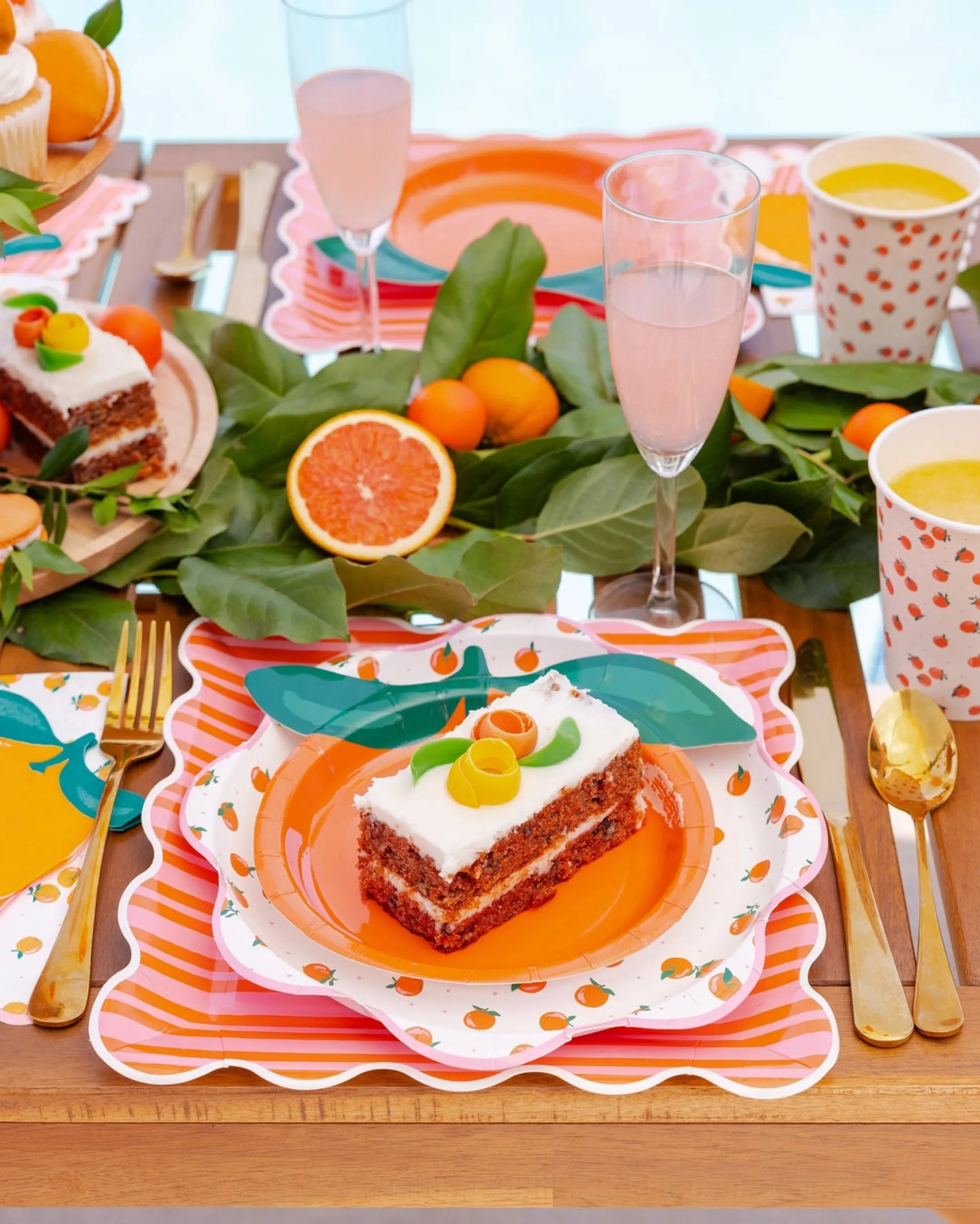 Orange Grove Scalloped Lunch Plates 8ct