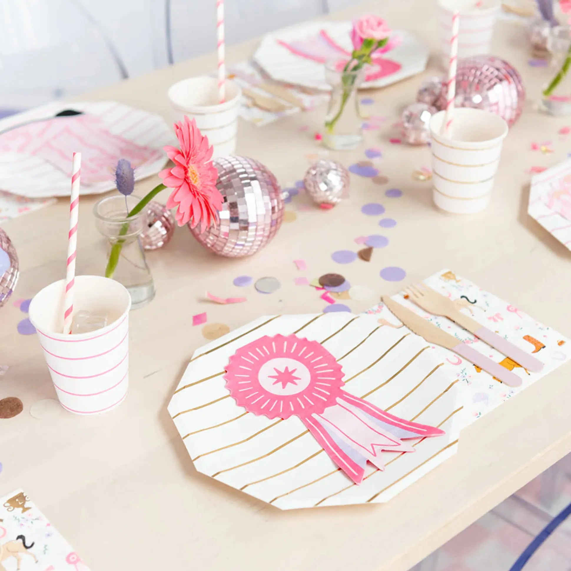 Pink Award Ribbon Lunch Napkins 16ct