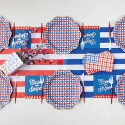Red & Blue Gingham Star Scalloped Dinner Plates 8ct
