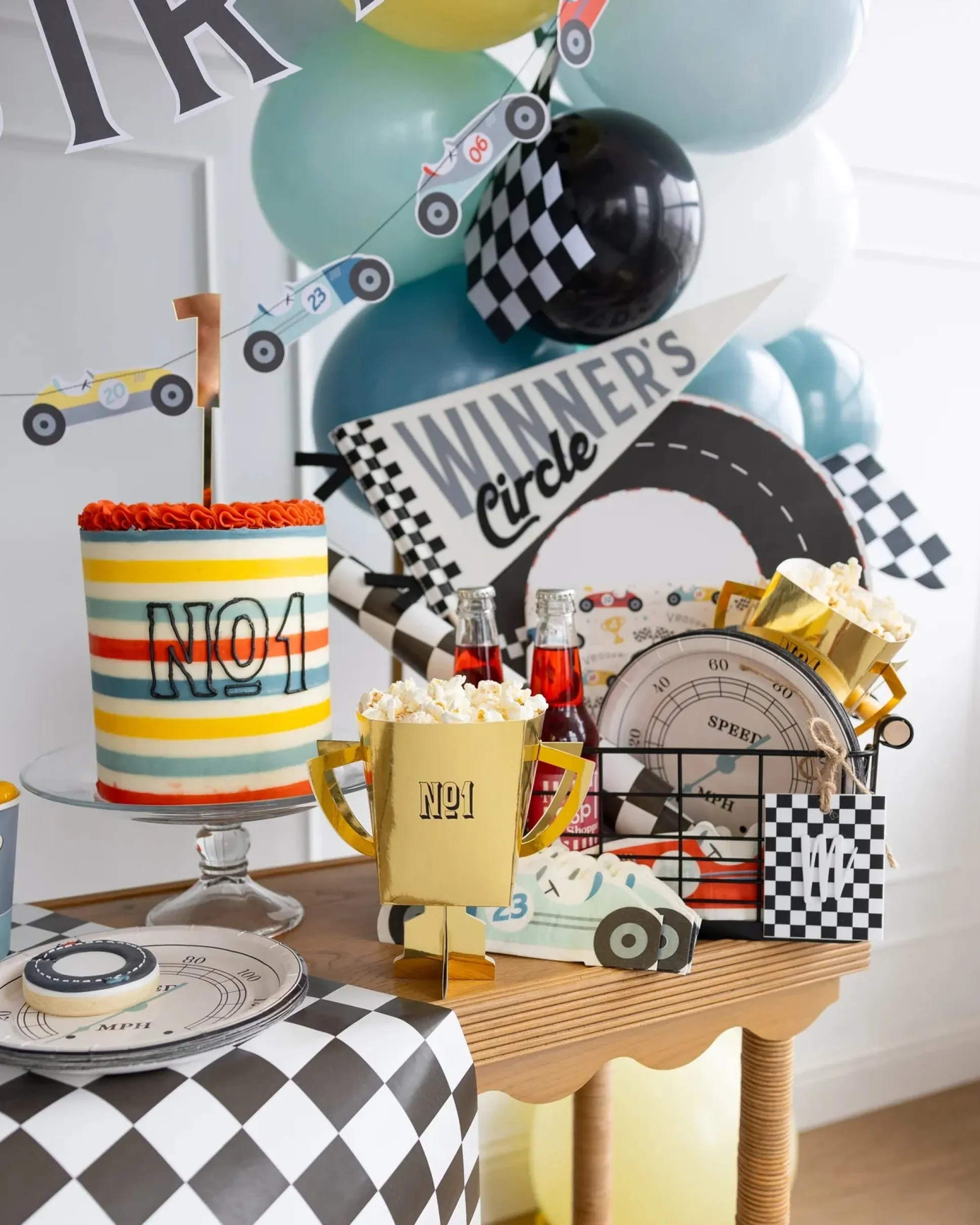 Round Race Track Paper Placemats 12ct