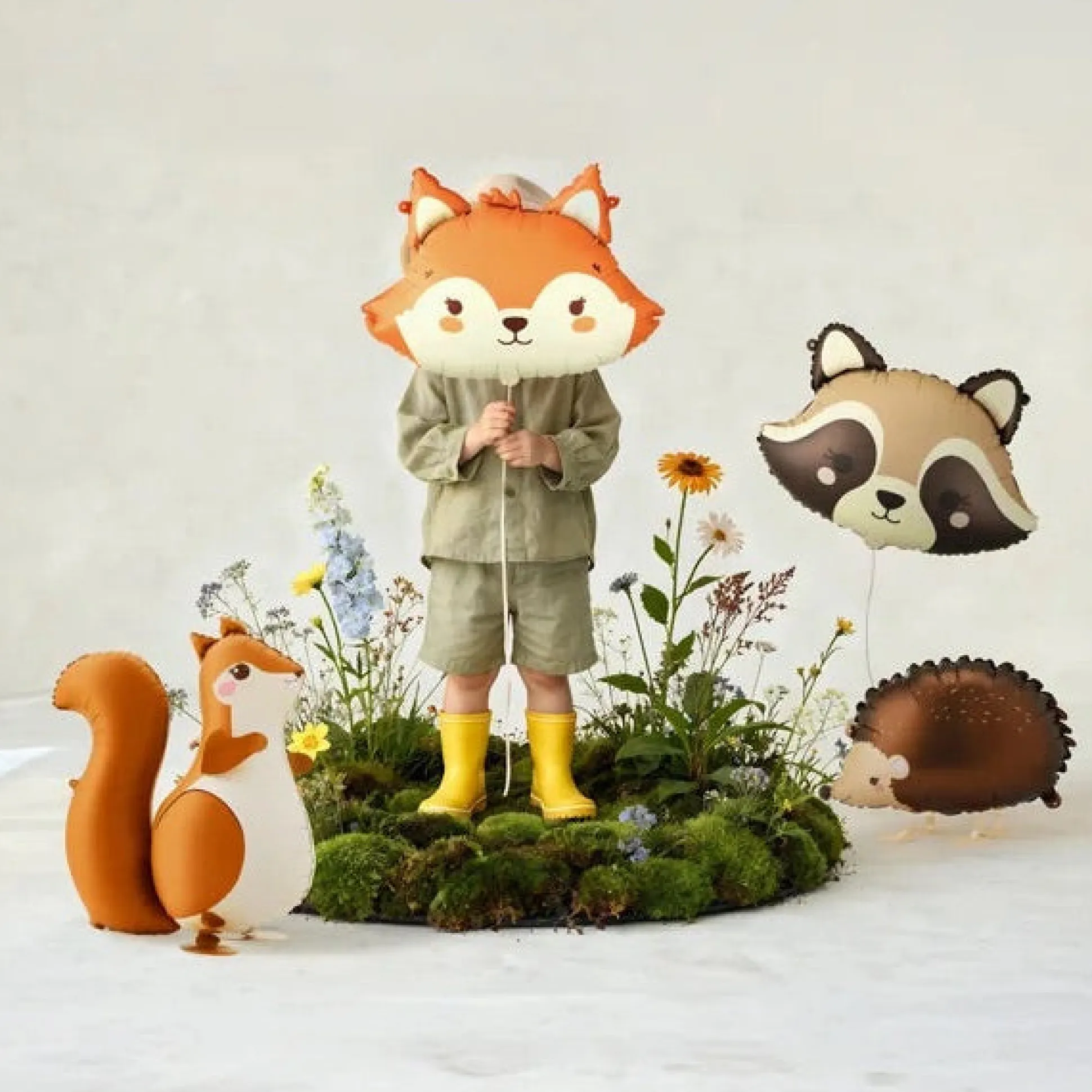 Standing Squirrel Foil Balloon 23in