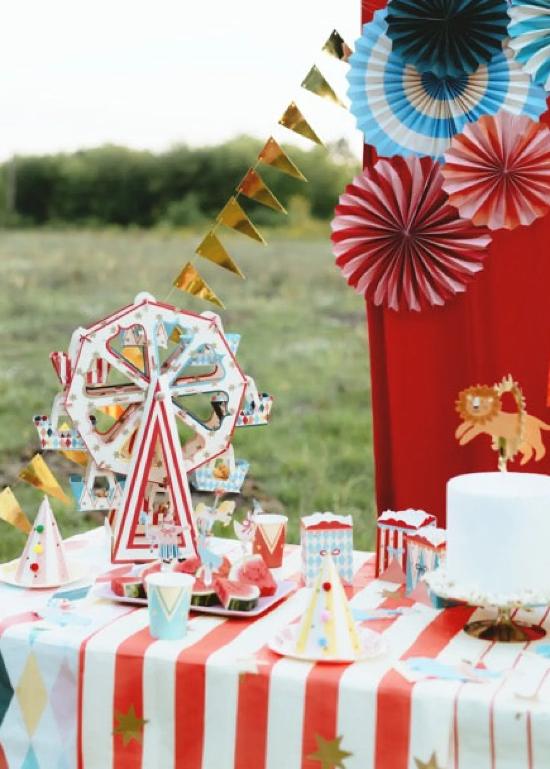 Stars and Stripes Paper Table Cover