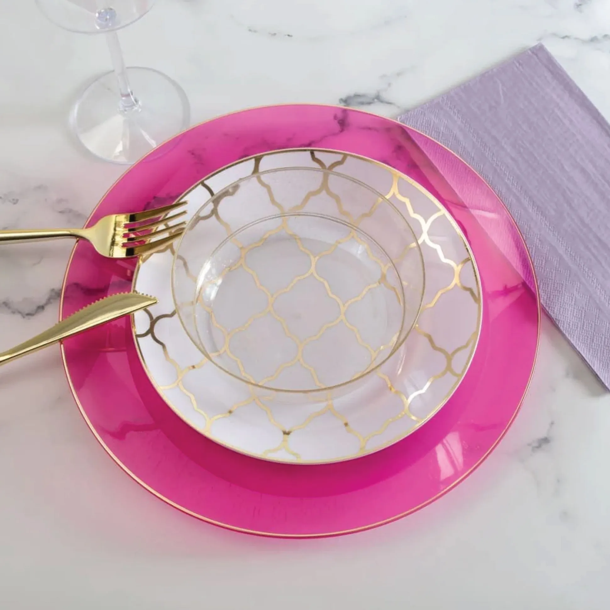Transparent Hot Pink & Gold Rim Plastic Dinner Plates 10ct